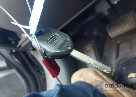 2011 Subaru Legacy 2.5I Limited z USA, uszkodzony, nr VIN 4S3BMBK63B3213553